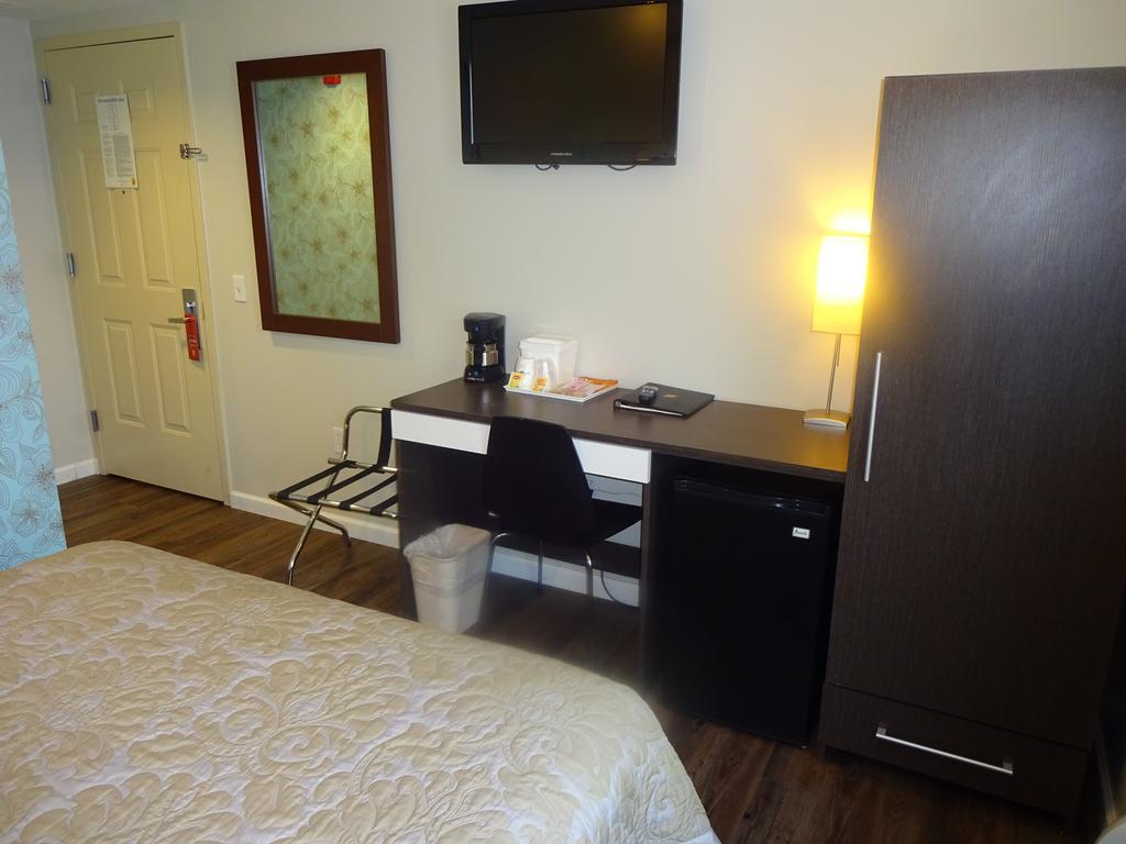 ניו יורק Super 8 By Wyndham Brooklyn / Park Slope Hotel מראה חיצוני תמונה